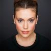 Alyssa Milano's Close-Up Face Headshot Portrait Celebrity Photo